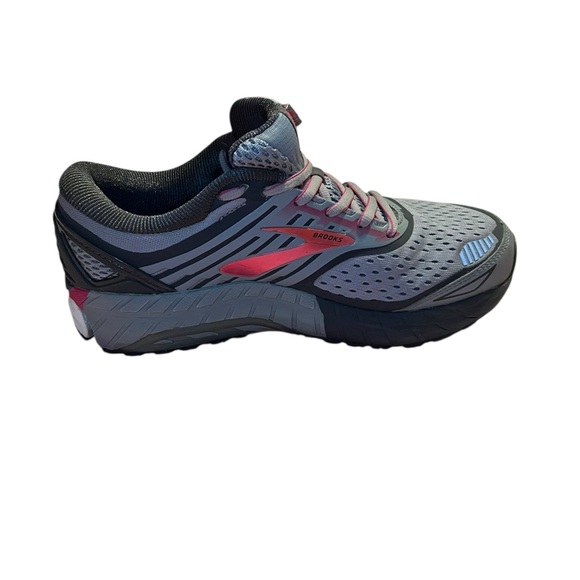Brooks • Ariel 18 Mesh Running Shoe - Picture 5 of 10